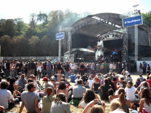 Rock en Seine 2012 - Jour 1 : Placebo, Bloc Party, Dionysos, C2C, Asteroids Galaxy Tour, Miike Snow, Grimes, Owlle en concert